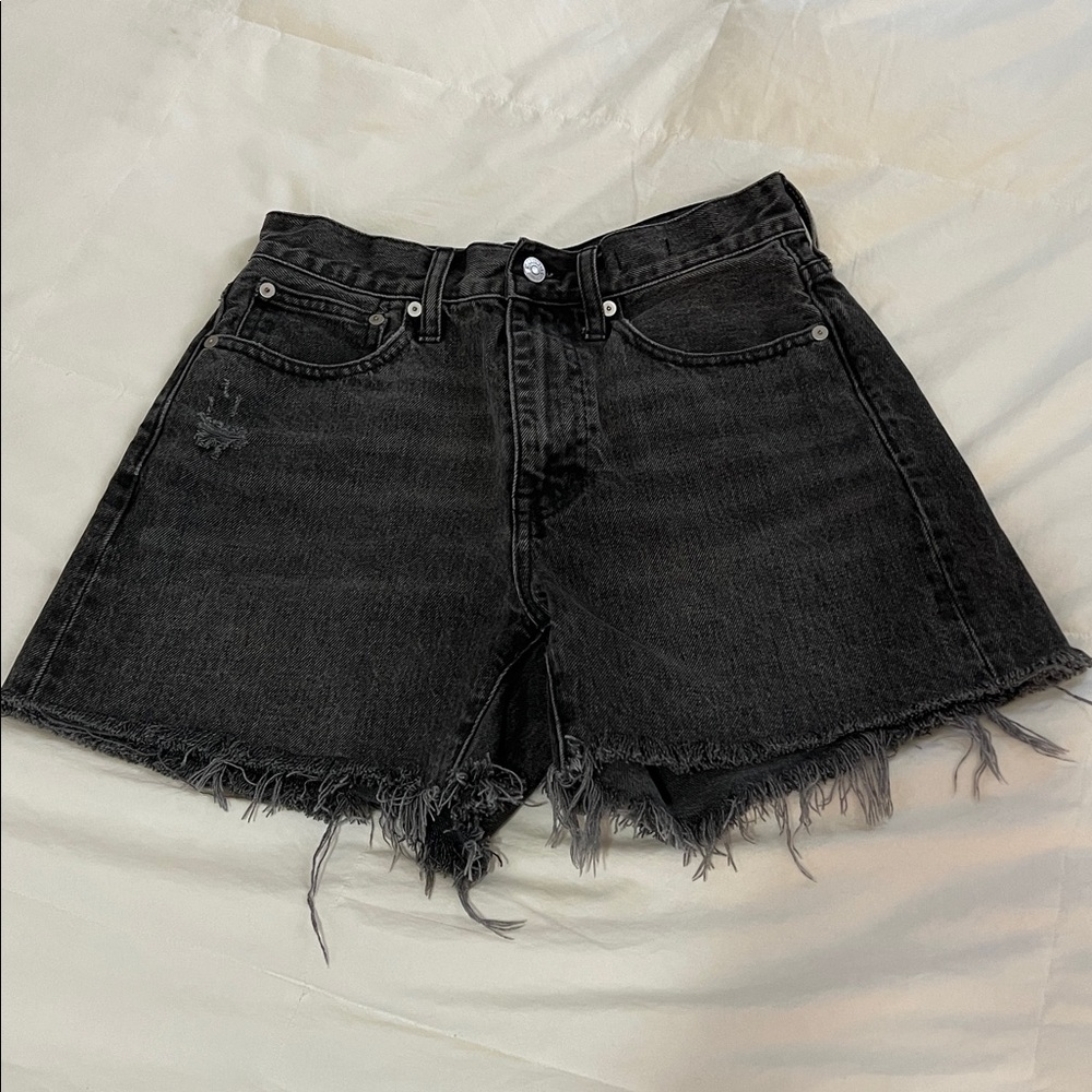 Madewell relaxed mid length washed black denim shorts size 25